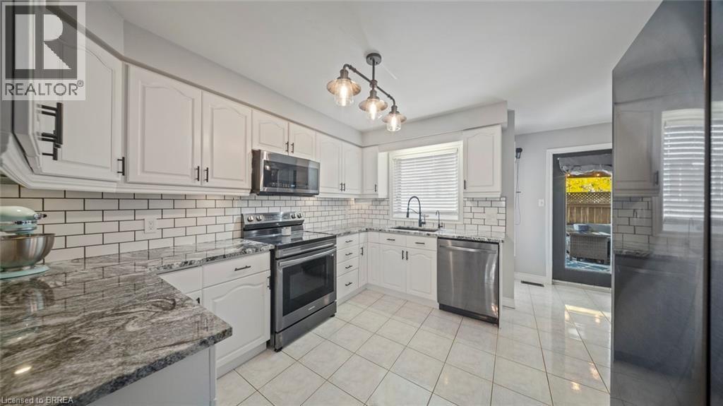 75 Maplecrest Lane, Brantford, Ontario  N3R 7T8 - Photo 9 - 40807127