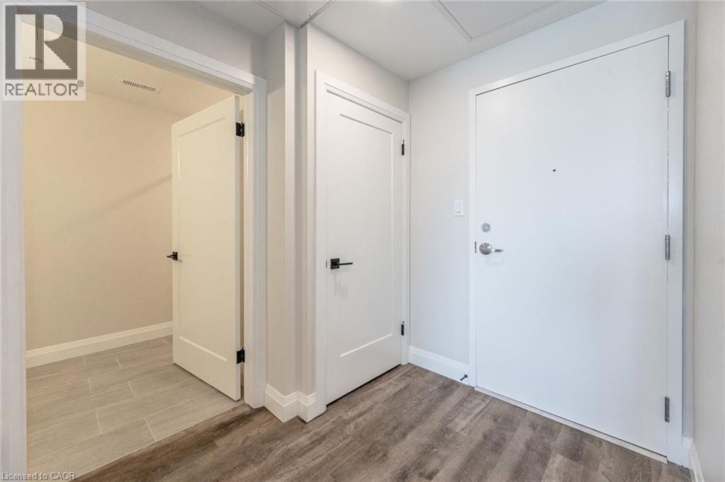 72 Erb Street E Unit# 302, Waterloo, Ontario  N2J 1L8 - Photo 2 - 40808683