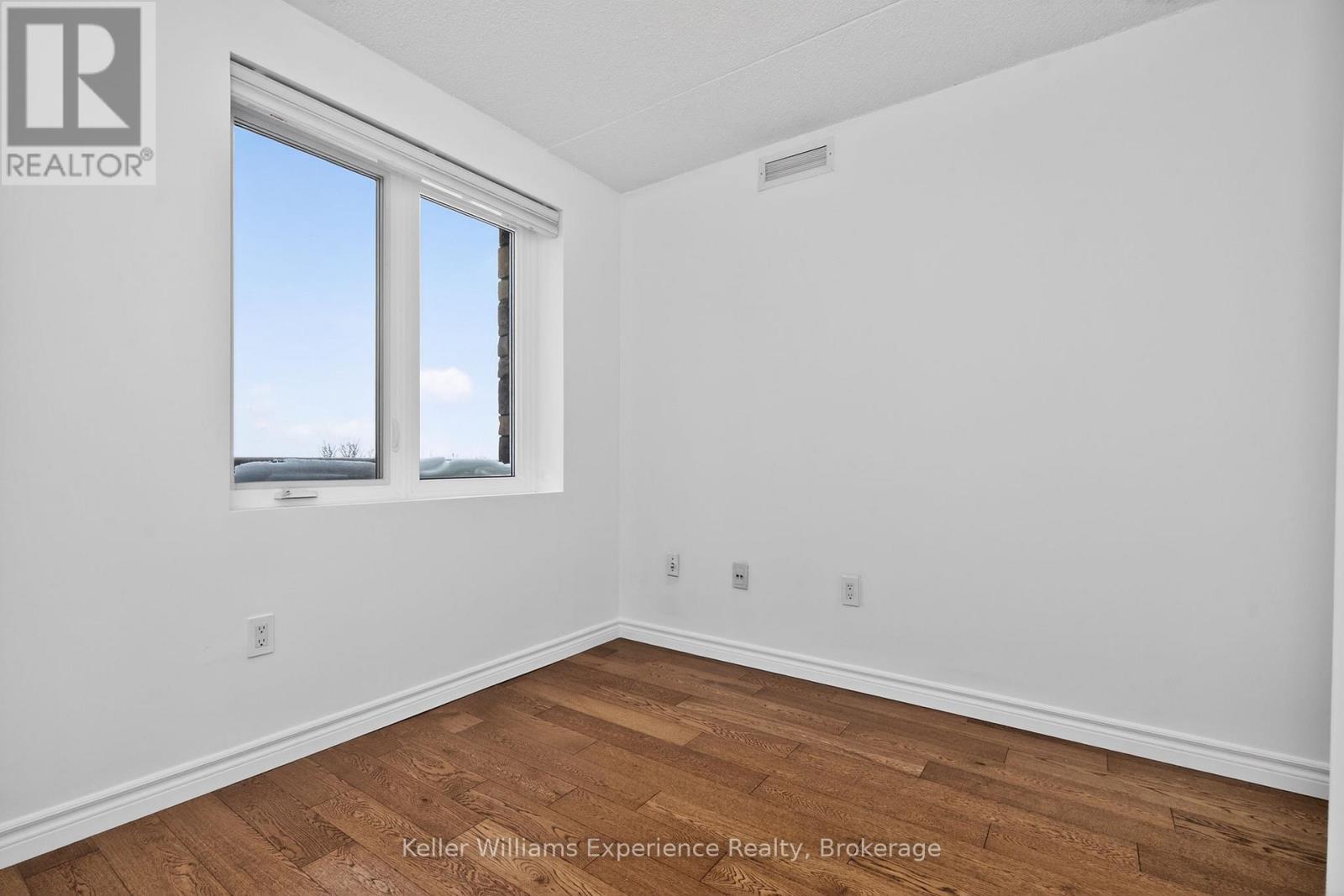 404 - 11 Beck Boulevard, Penetanguishene, Ontario L9M 2G1 - Photo 11 - S12834528