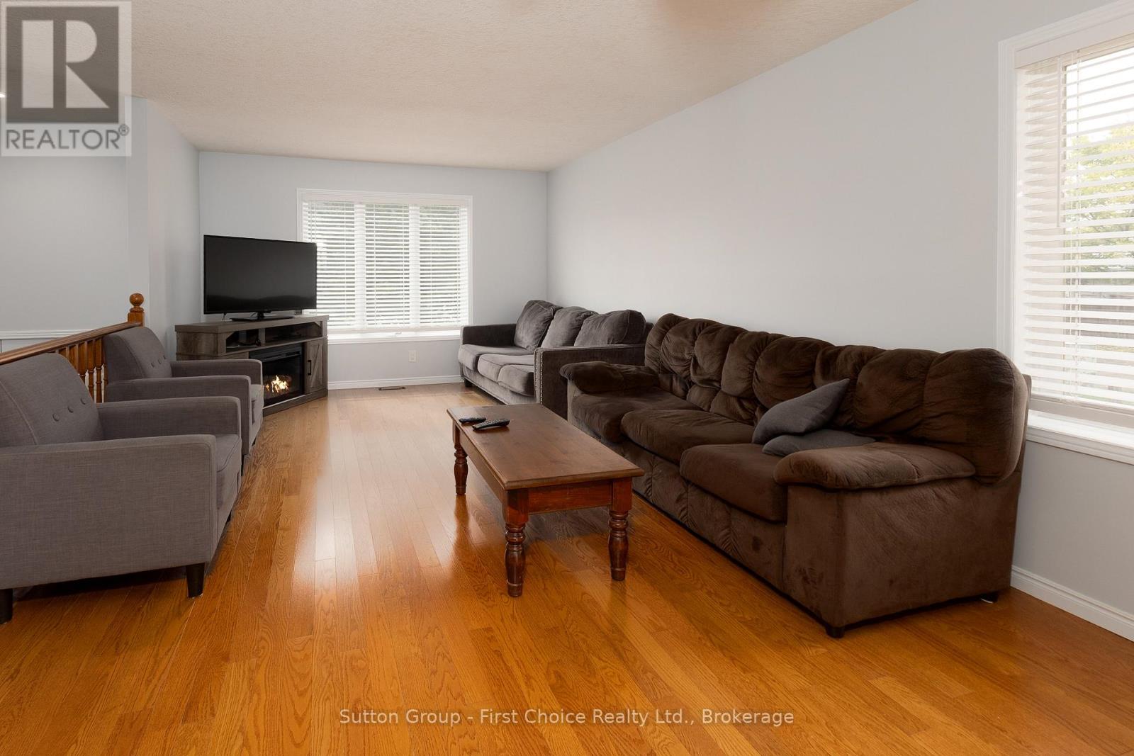 194 Norwood Court, Stratford, Ontario N5A 7S7 - Photo 11 - X12834606