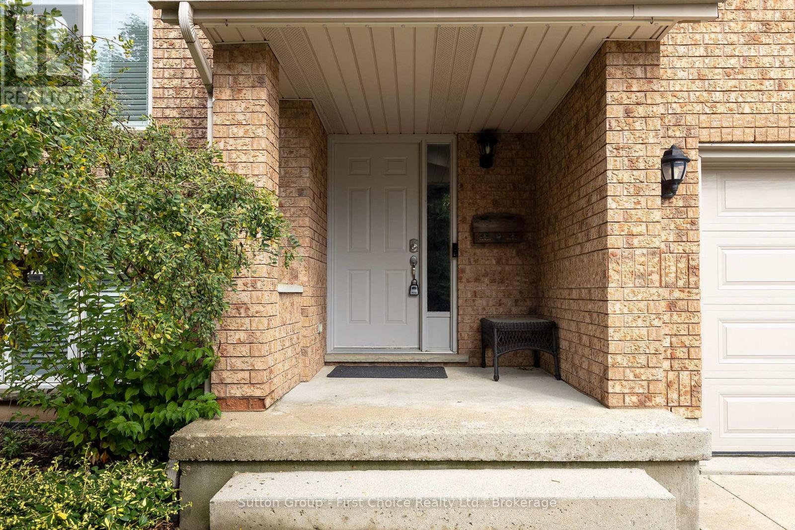 194 Norwood Court, Stratford, Ontario N5A 7S7 - Photo 5 - X12834606