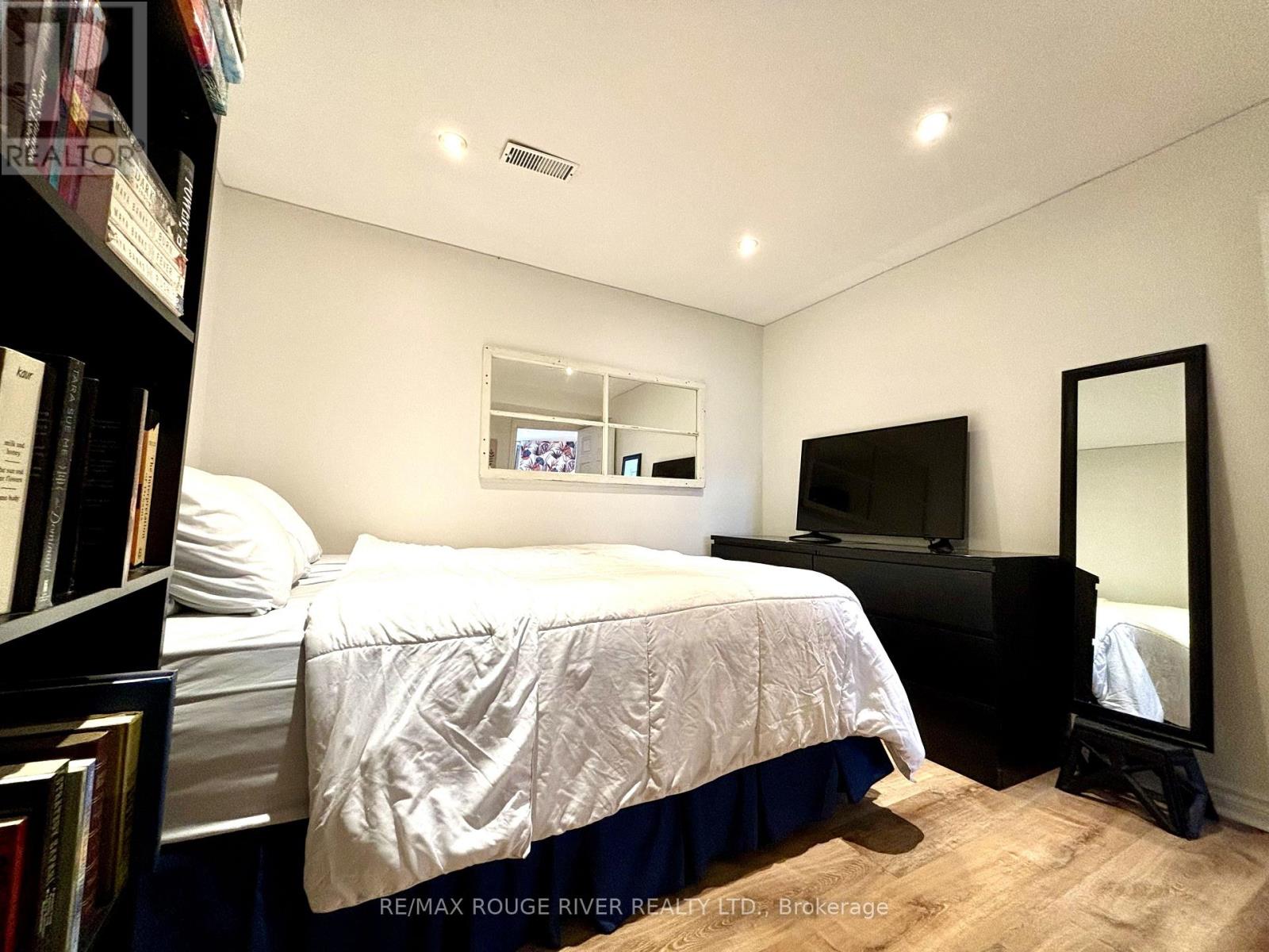 Unknown Address, ,     - Photo 9 - X12834496