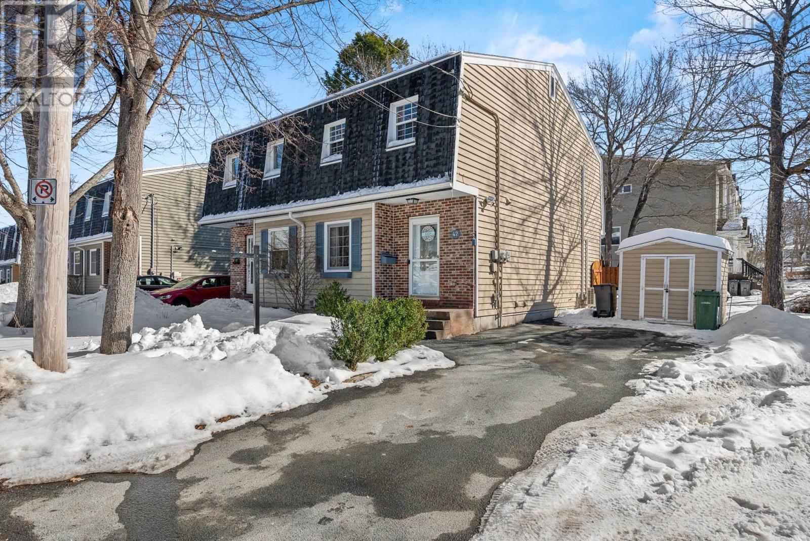42 Pioneer Avenue, Halifax, Nova Scotia  B3M 1W8 - Photo 2 - 202603276