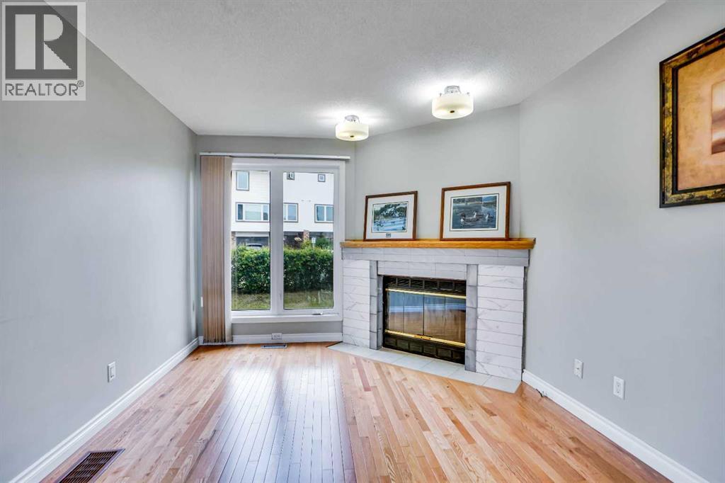 219 Coachway Lane Sw, Calgary, Alberta  T3H 1A4 - Photo 13 - A2278972