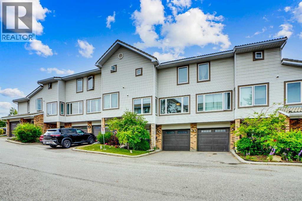 219 Coachway Lane SW, Calgary, Alberta