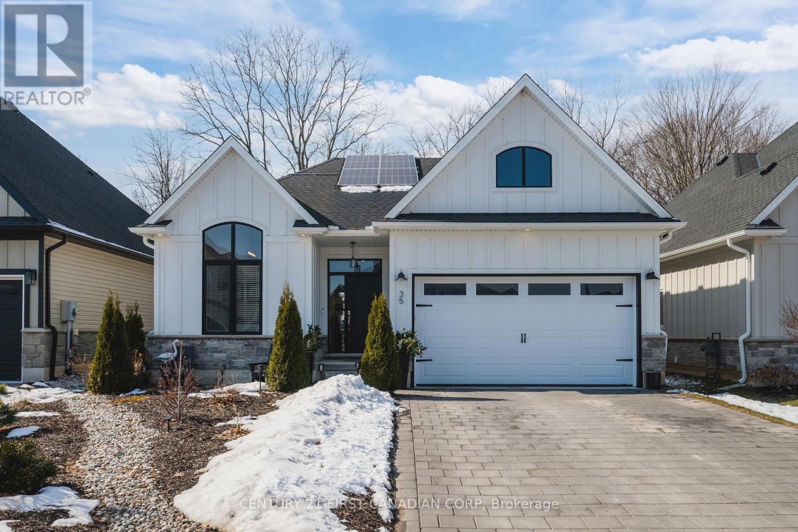 35 COMPASS TRAIL, Central Elgin, Ontario