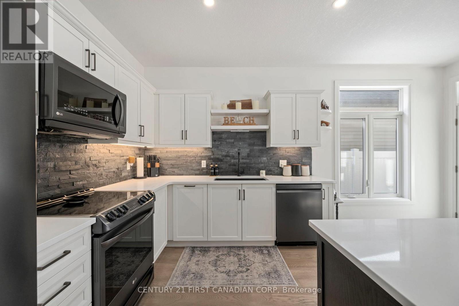 35 Compass Trail, Central Elgin, Ontario  N5L 0B4 - Photo 15 - X12834568