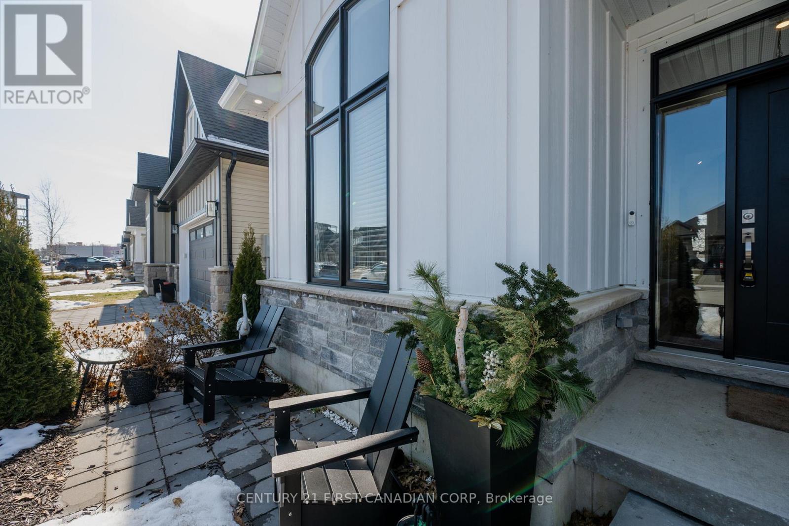 35 Compass Trail, Central Elgin, Ontario  N5L 0B4 - Photo 4 - X12834568