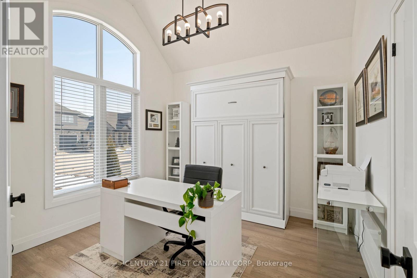 35 Compass Trail, Central Elgin, Ontario  N5L 0B4 - Photo 7 - X12834568