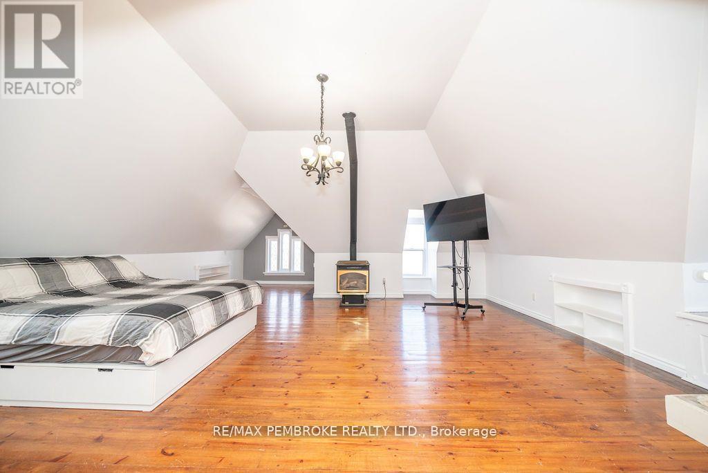 502 Mary Street, Pembroke, Ontario  K8A 5X1 - Photo 25 - X12372734