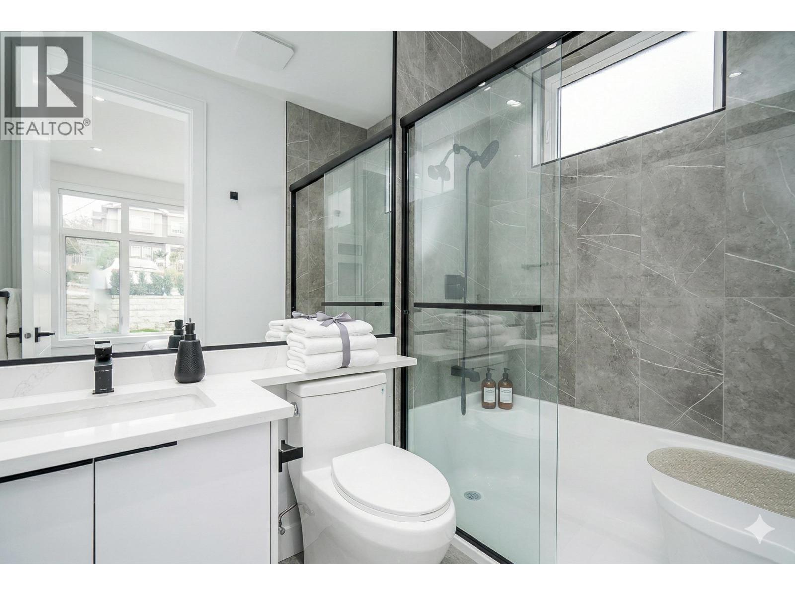 3846 Southwood Street, Burnaby, British Columbia  V5J 2E2 - Photo 14 - R3084208