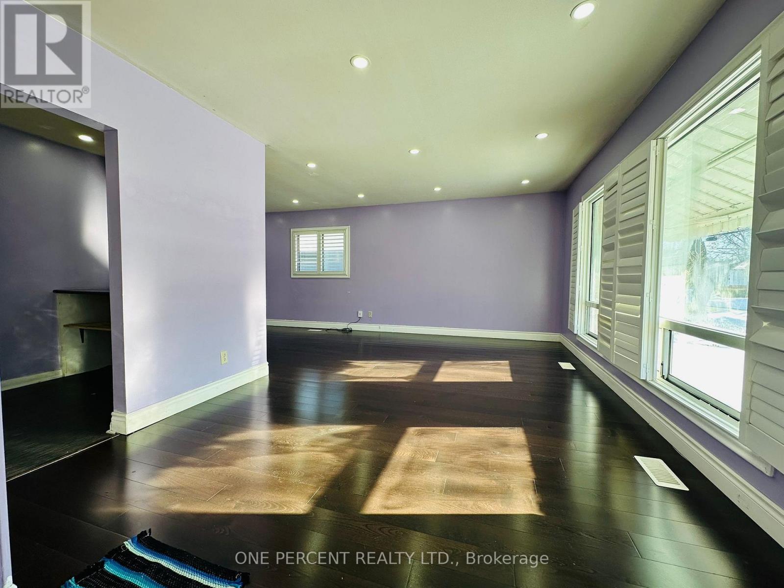 27 Mossbank Drive, Toronto, Ontario  M1G 2C1 - Photo 4 - E12787948