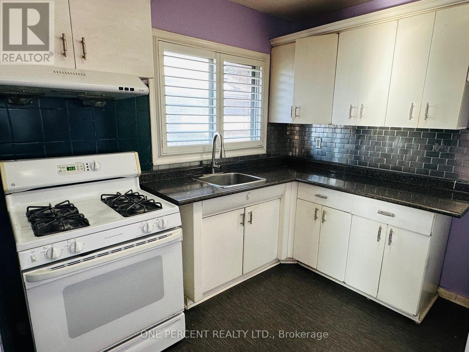 27 Mossbank Drive, Toronto, Ontario  M1G 2C1 - Photo 5 - E12787948