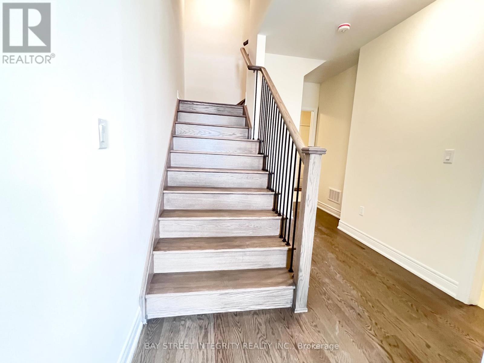 139 Berczy Green Drive, Markham, Ontario  L6C 3P5 - Photo 2 - N12832242