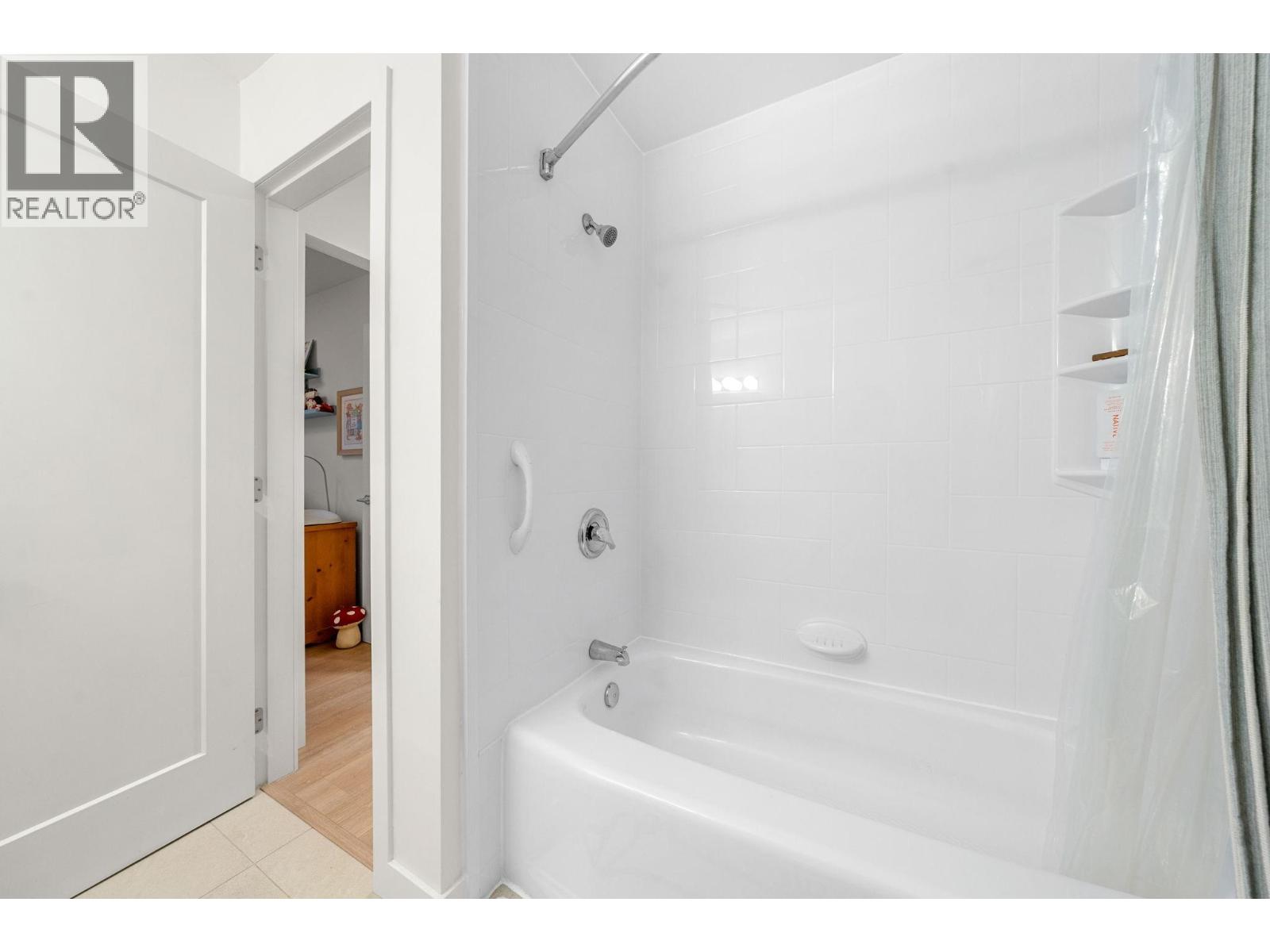 34 1910 Cedar Village Crescent, North Vancouver, British Columbia  V7J 3L8 - Photo 16 - R3094546