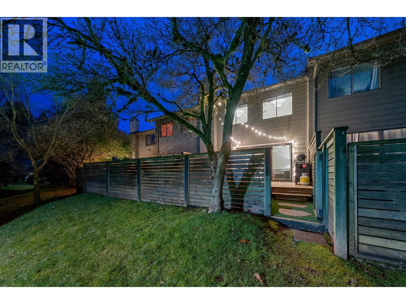 34 1910 Cedar Village Crescent, North Vancouver, British Columbia  V7J 3L8 - Photo 32 - R3094546