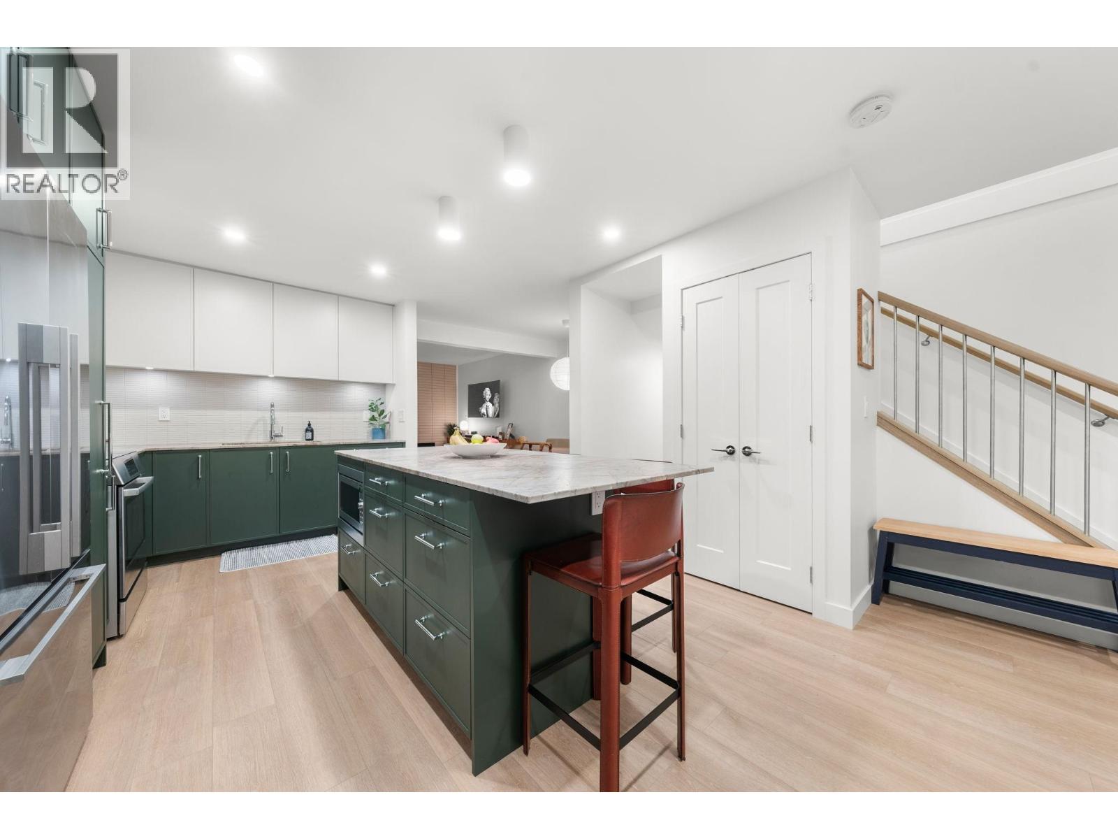 34 1910 Cedar Village Crescent, North Vancouver, British Columbia  V7J 3L8 - Photo 4 - R3094546