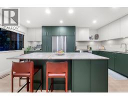 34 1910 CEDAR VILLAGE CRESCENT, North Vancouver, British Columbia