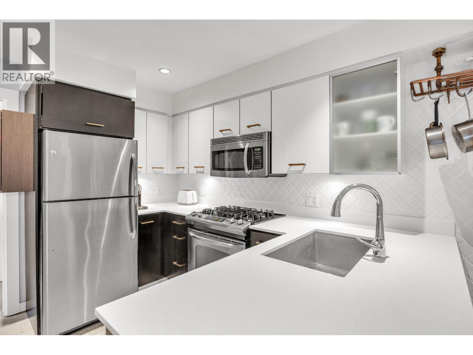 405 935 W 16th Street, North Vancouver, British Columbia  V7P 1R2 - Photo 11 - R3094555