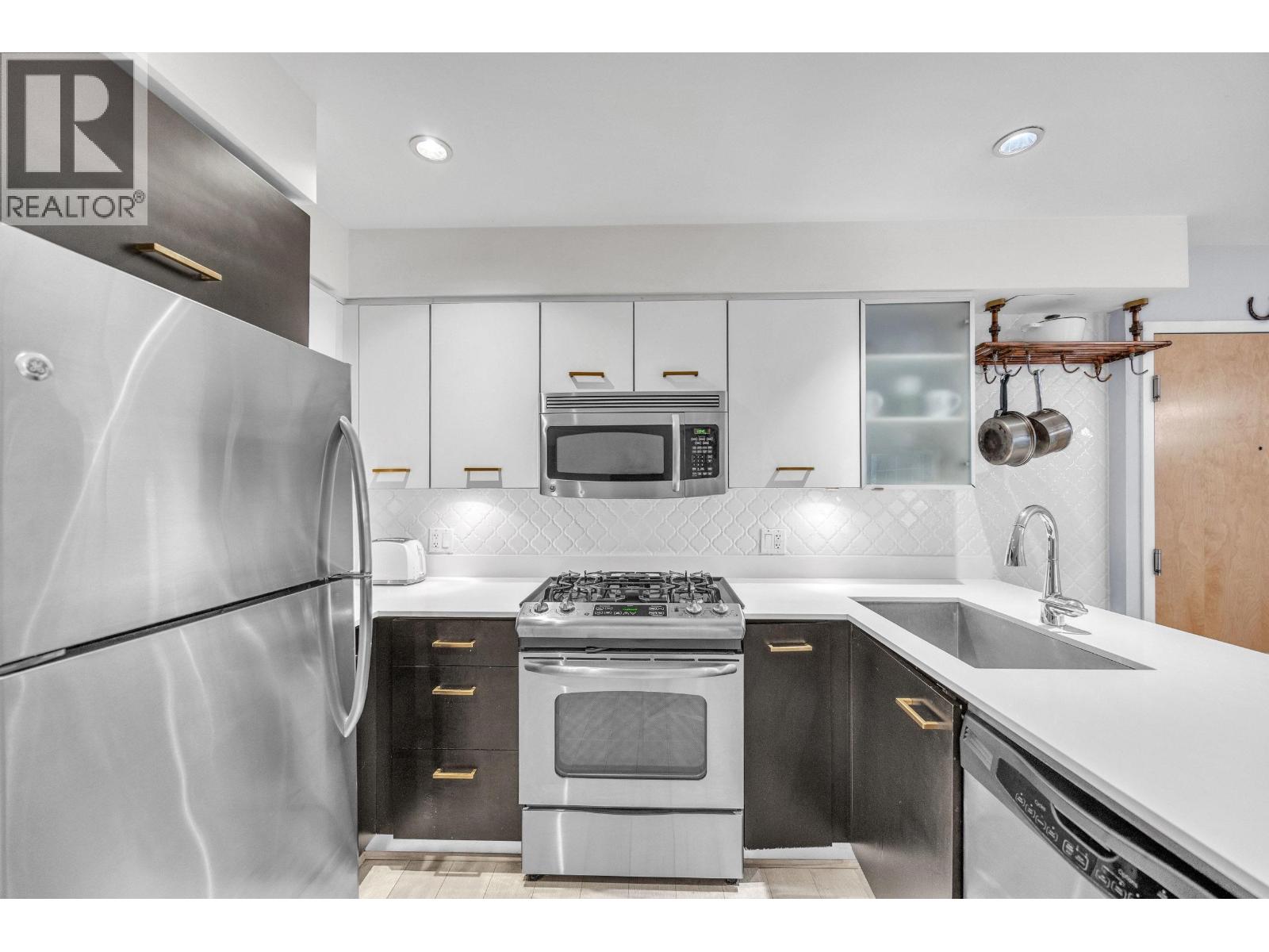 405 935 W 16th Street, North Vancouver, British Columbia  V7P 1R2 - Photo 12 - R3094555