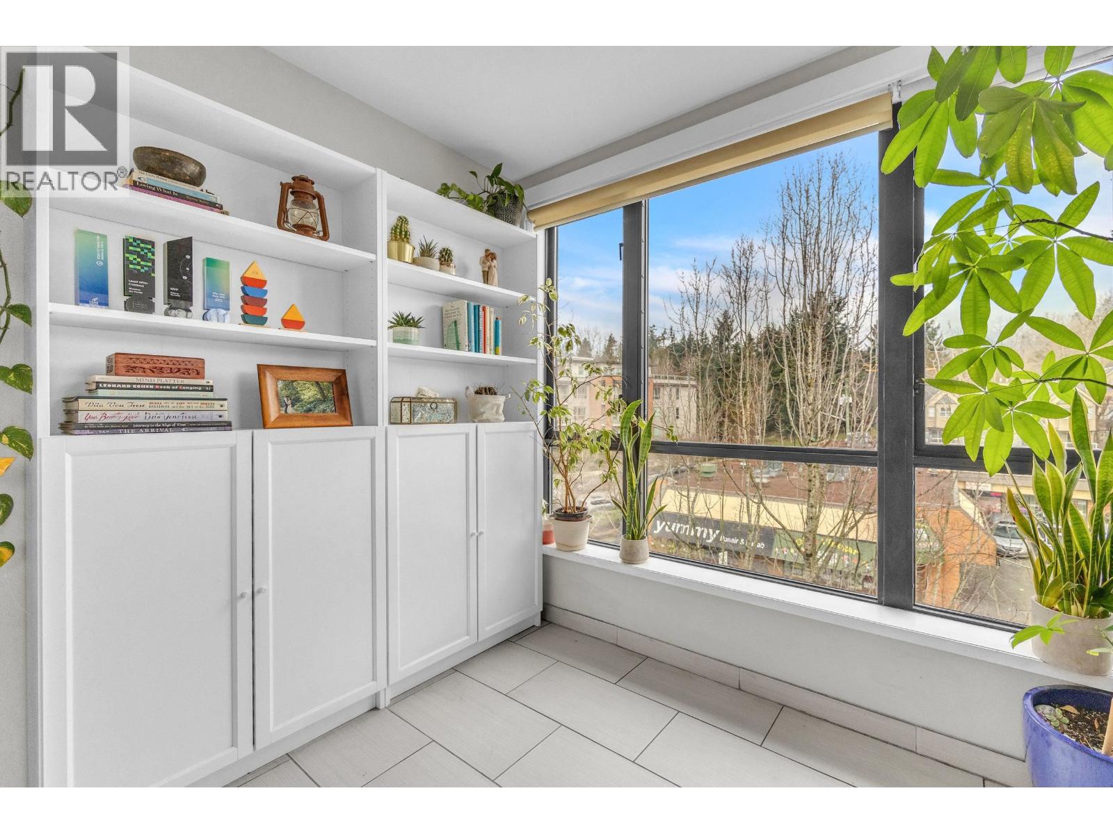 405 935 W 16th Street, North Vancouver, British Columbia  V7P 1R2 - Photo 5 - R3094555