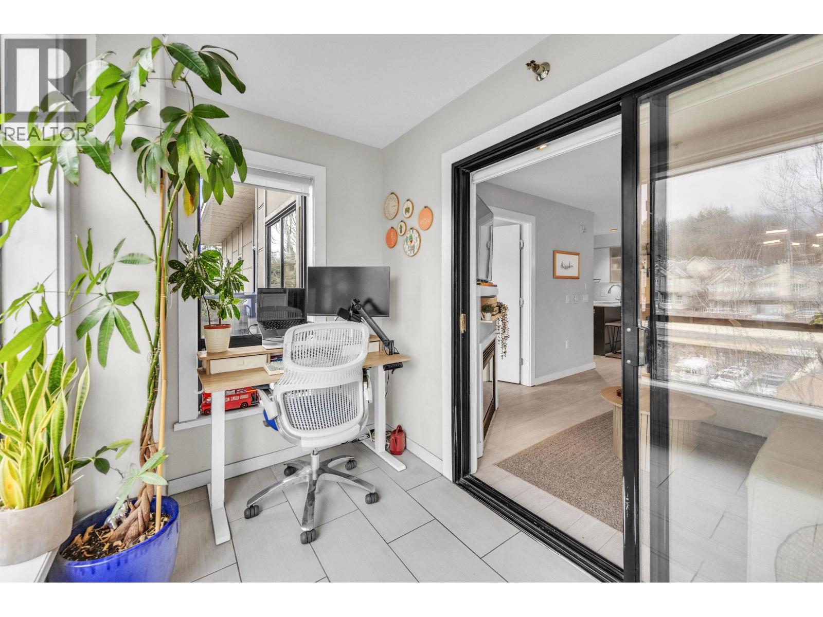 405 935 W 16th Street, North Vancouver, British Columbia  V7P 1R2 - Photo 6 - R3094555