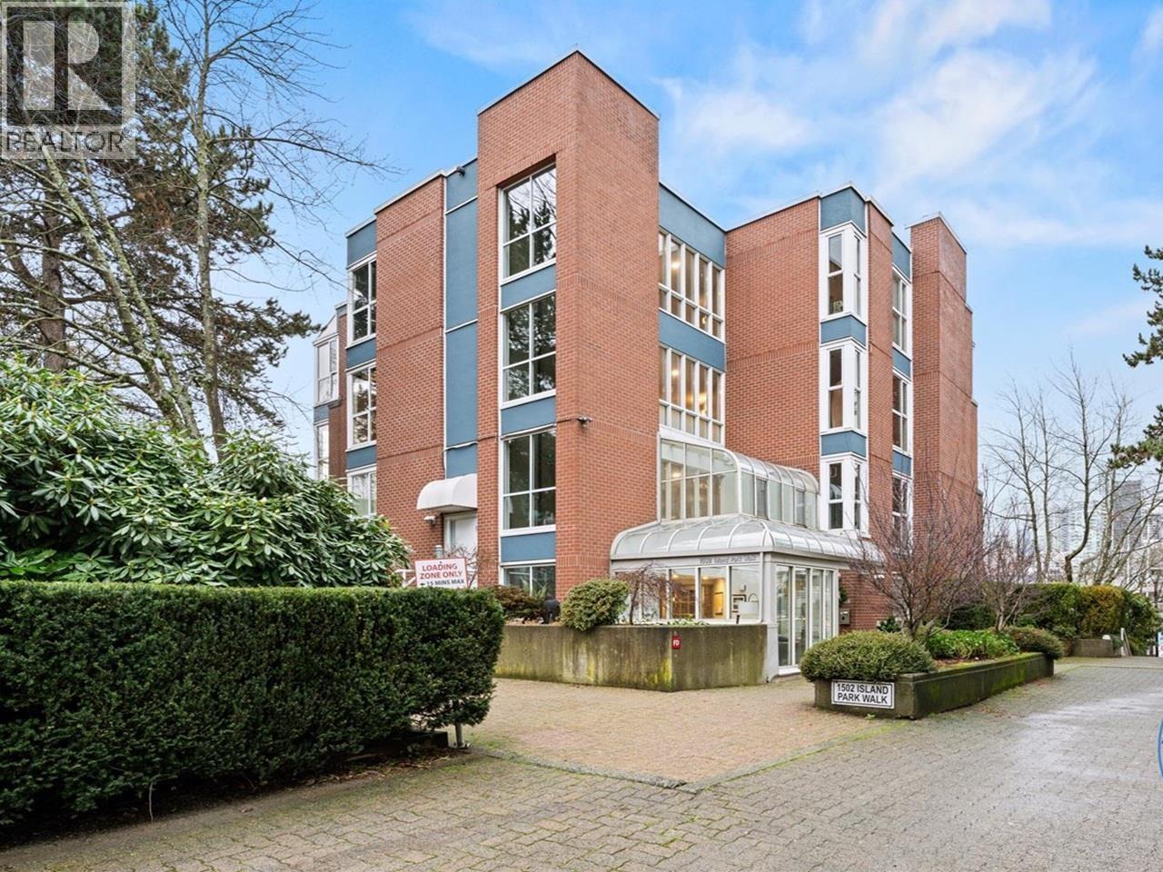 105 1502 Island Park Walk, Vancouver, British Columbia  V6H 3Z8 - Photo 2 - R3094562