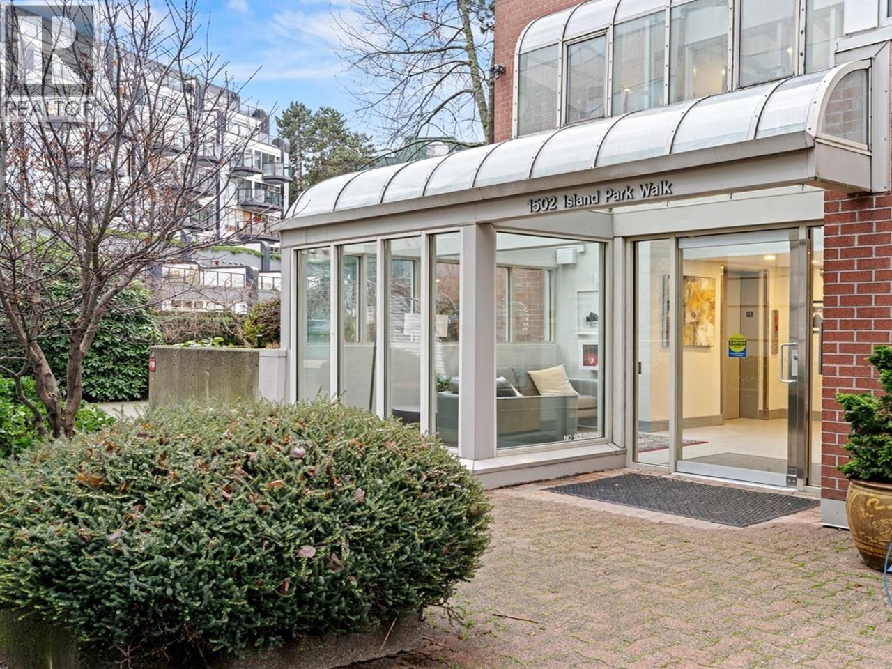 105 1502 Island Park Walk, Vancouver, British Columbia  V6H 3Z8 - Photo 3 - R3094562