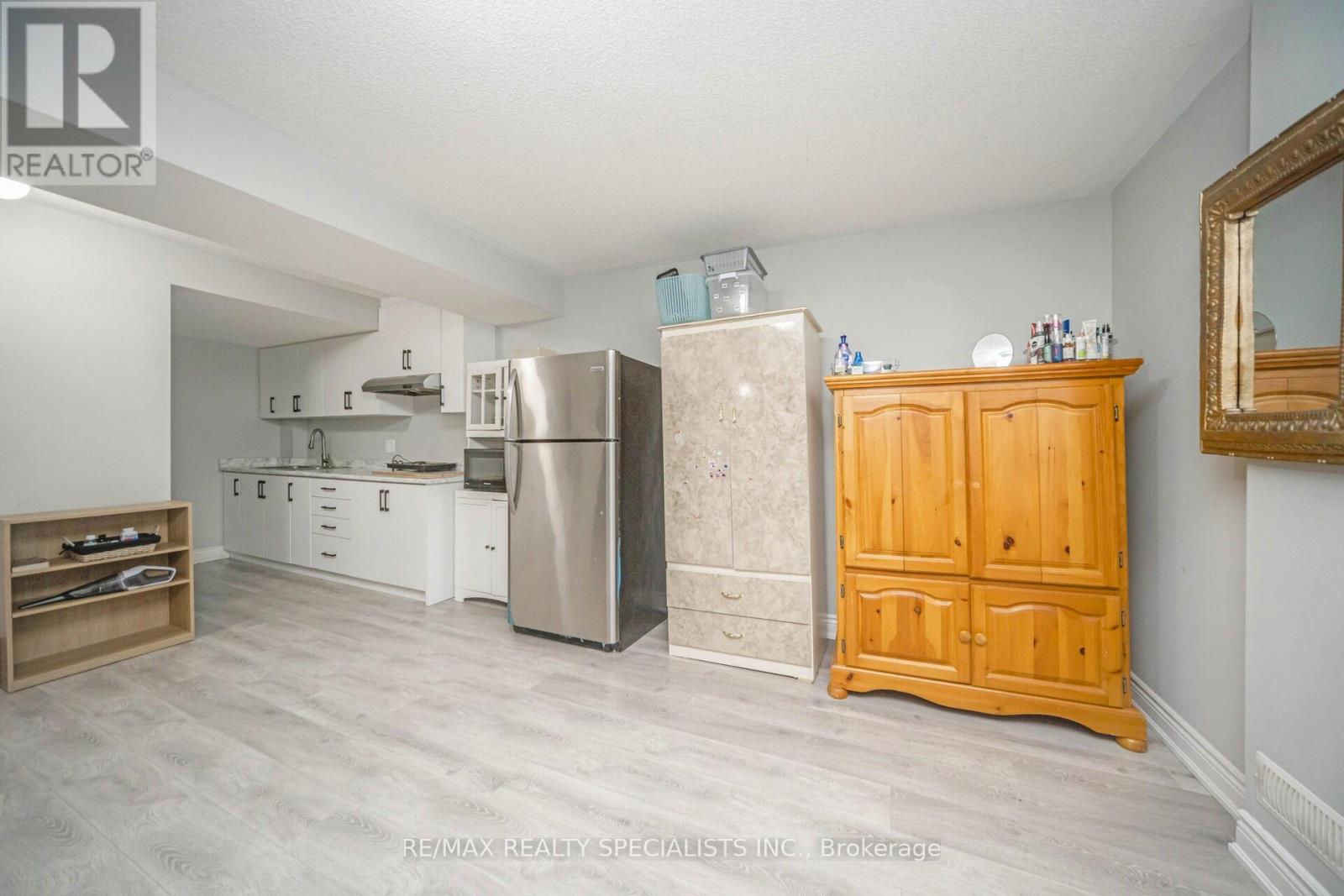 227 Valleyway Drive, Brampton, Ontario L6X 0N9 - Photo 43 - W12786996