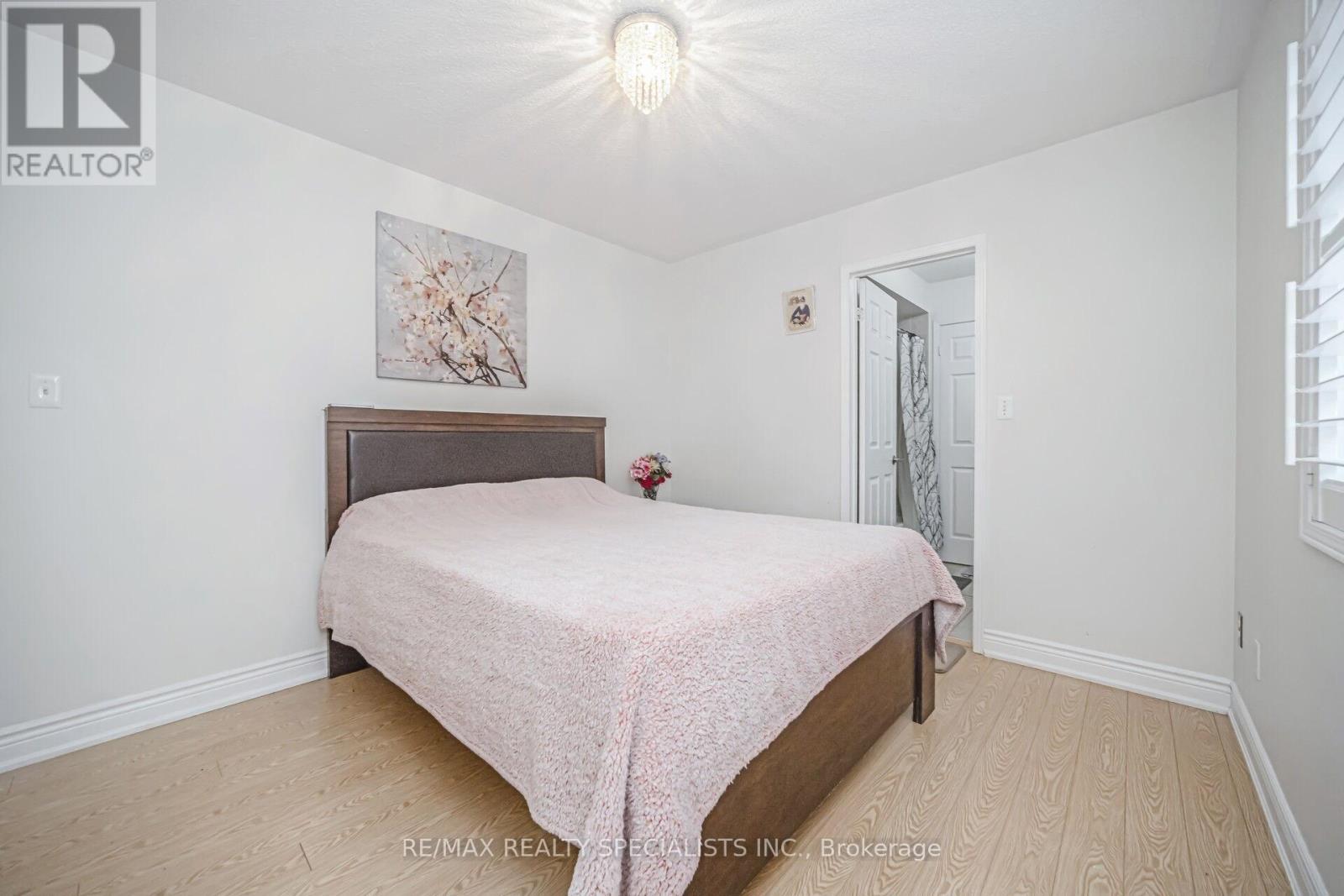 227 Valleyway Drive, Brampton, Ontario L6X 0N9 - Photo 37 - W12786996