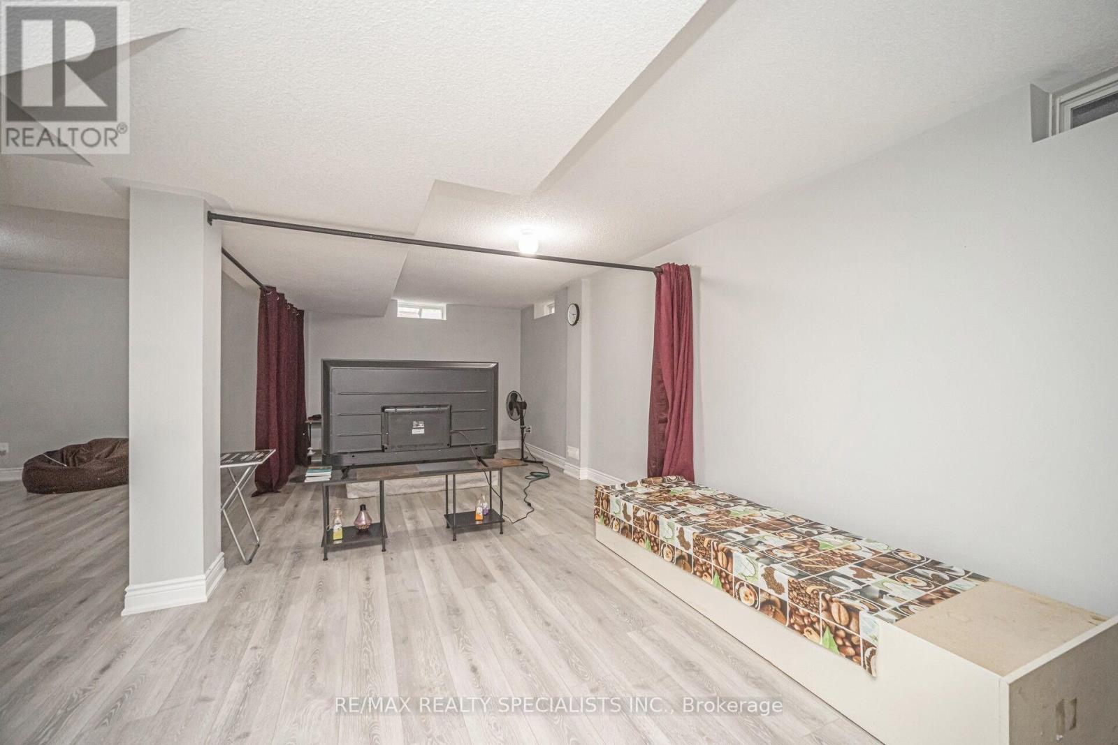 227 Valleyway Drive, Brampton, Ontario L6X 0N9 - Photo 41 - W12786996