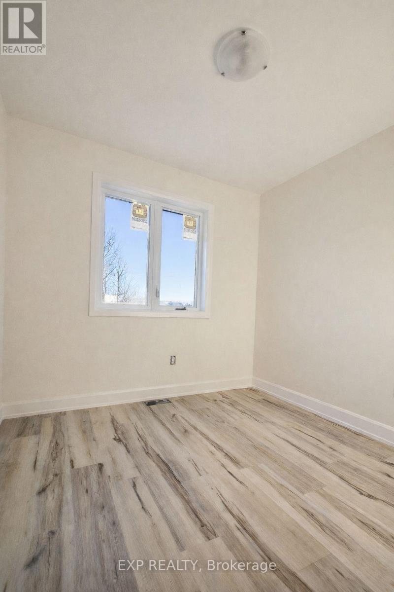 327 Voyageur Place, Russell, Ontario  K0A 1W0 - Photo 12 - X12370087