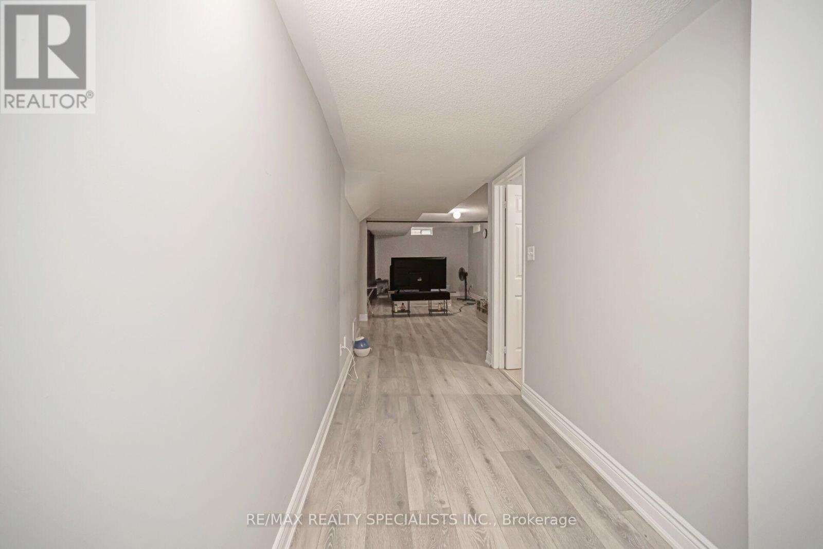 227 Valleyway Drive, Brampton, Ontario L6X 0N9 - Photo 39 - W12786996