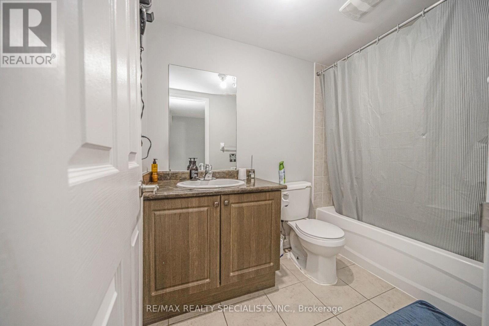 227 Valleyway Drive, Brampton, Ontario L6X 0N9 - Photo 40 - W12786996