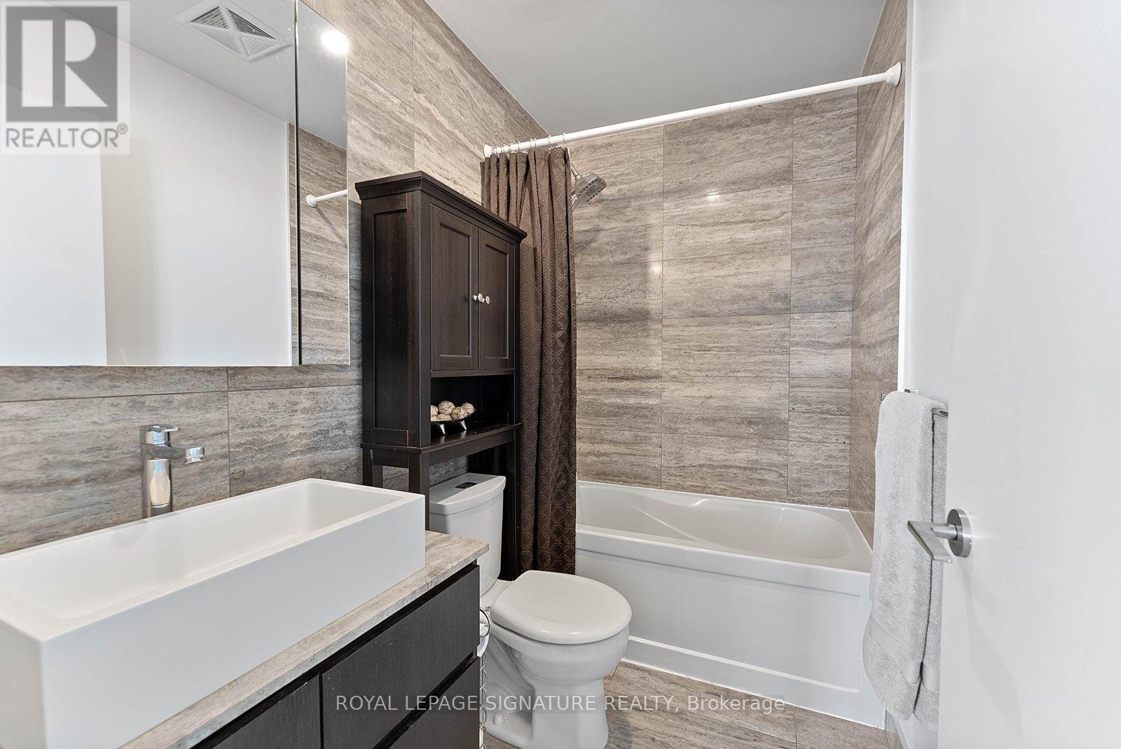 4010 - 15 Iceboat Terrace, Toronto, Ontario M5V 4A5 - Photo 20 - C12834460