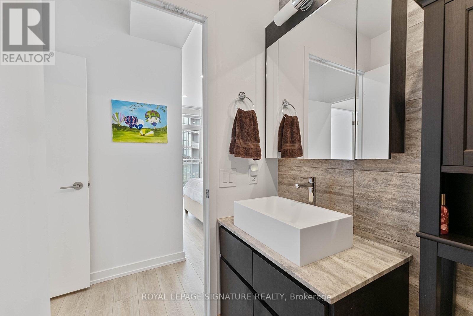 4010 - 15 Iceboat Terrace, Toronto, Ontario M5V 4A5 - Photo 21 - C12834460