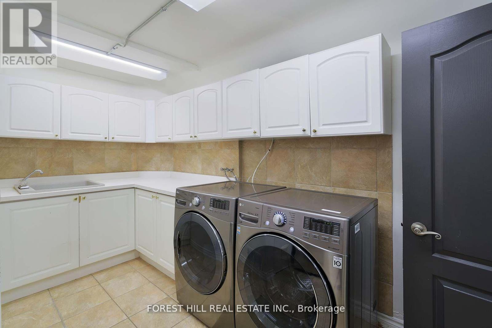 34 Forest Ridge Drive, Toronto, Ontario  M6B 1H3 - Photo 35 - C12834572