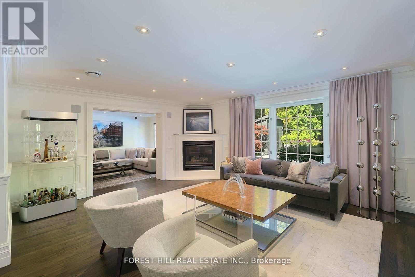 34 Forest Ridge Drive, Toronto, Ontario  M6B 1H3 - Photo 7 - C12834572