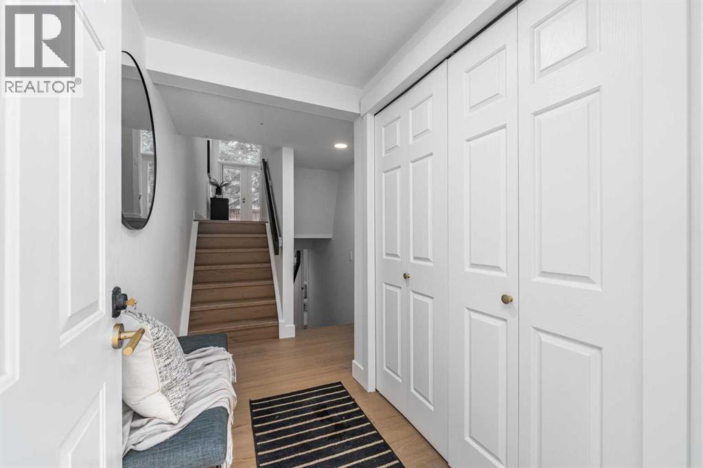 357 Point Mckay Gardens Nw, Calgary, Alberta  T3B 4V8 - Photo 4 - A2289019