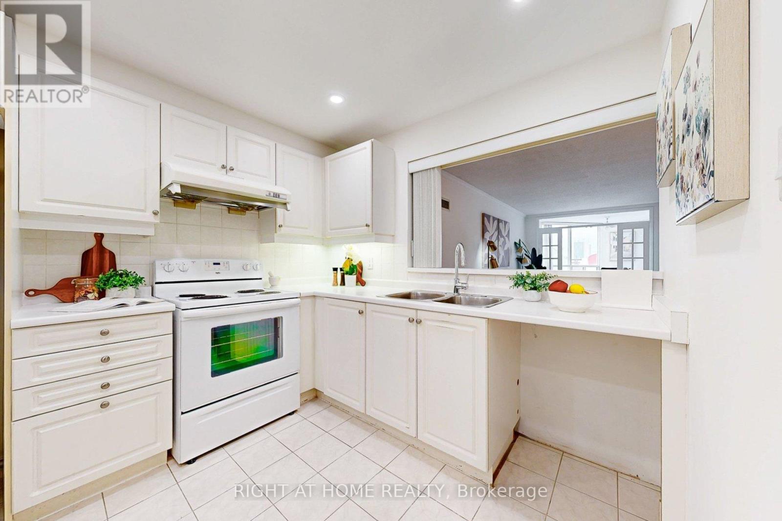 301 - 168 Bonis Avenue, Toronto, Ontario  M1T 3V6 - Photo 8 - E12834488