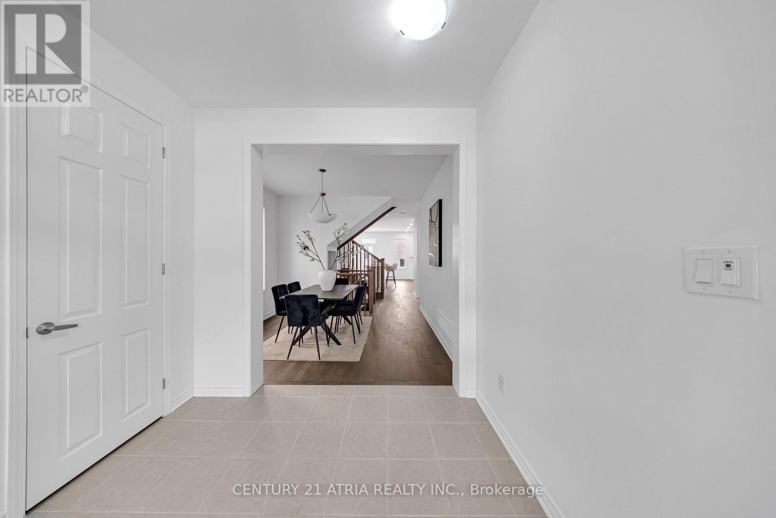 1331 Garthdale Street, Pickering, Ontario  L1X 0T2 - Photo 7 - E12834506