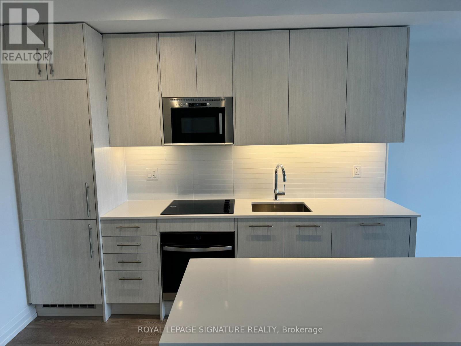 2711 - 286 MAIN STREET, Toronto, Ontario