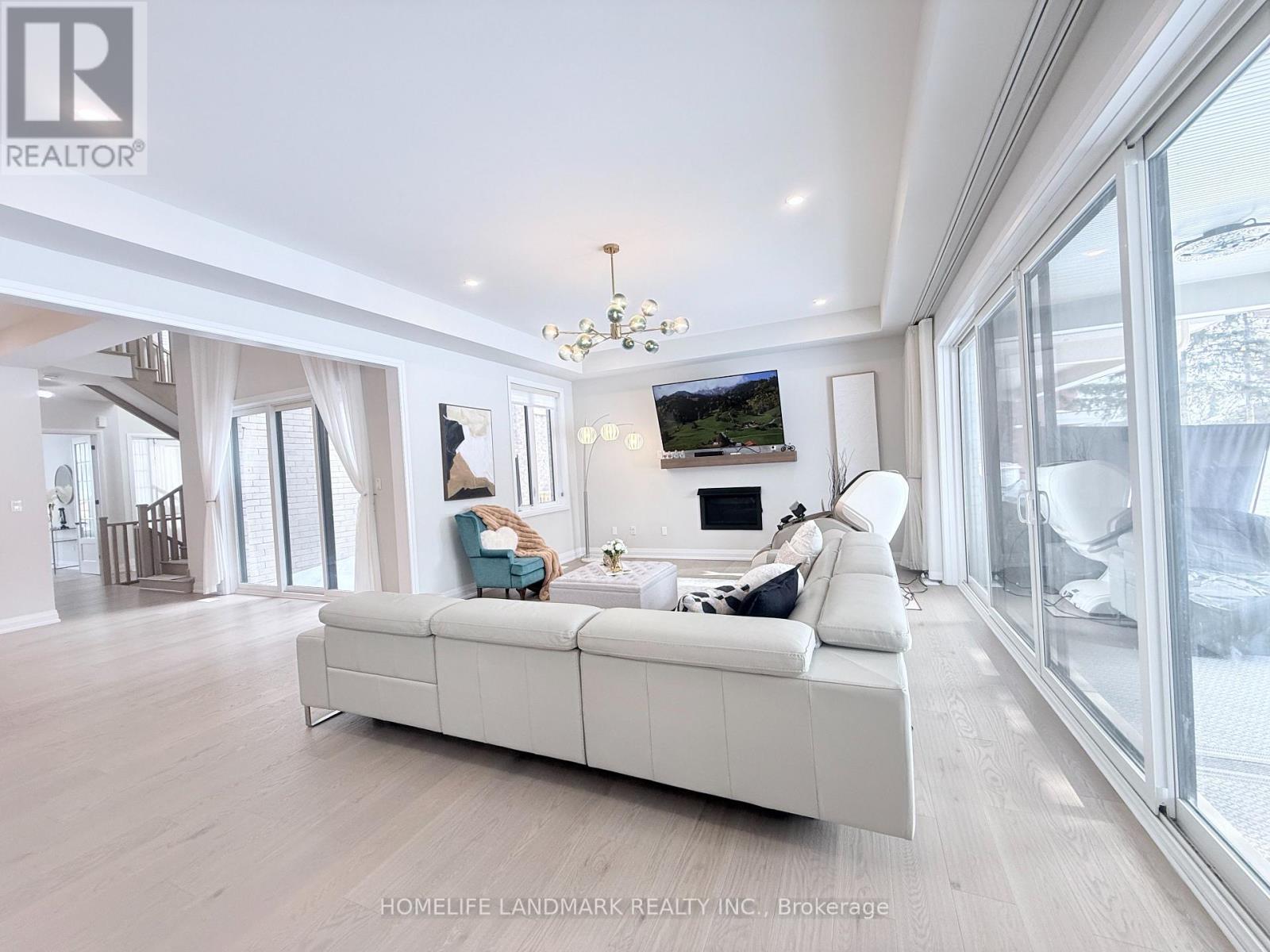 37 Wallace Merchant Court, Aurora, Ontario  L4A 4A5 - Photo 12 - N12806018