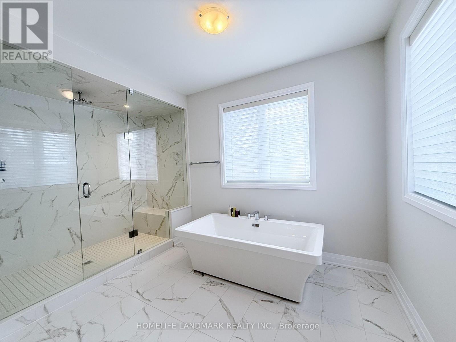 37 Wallace Merchant Court, Aurora, Ontario  L4A 4A5 - Photo 34 - N12806018