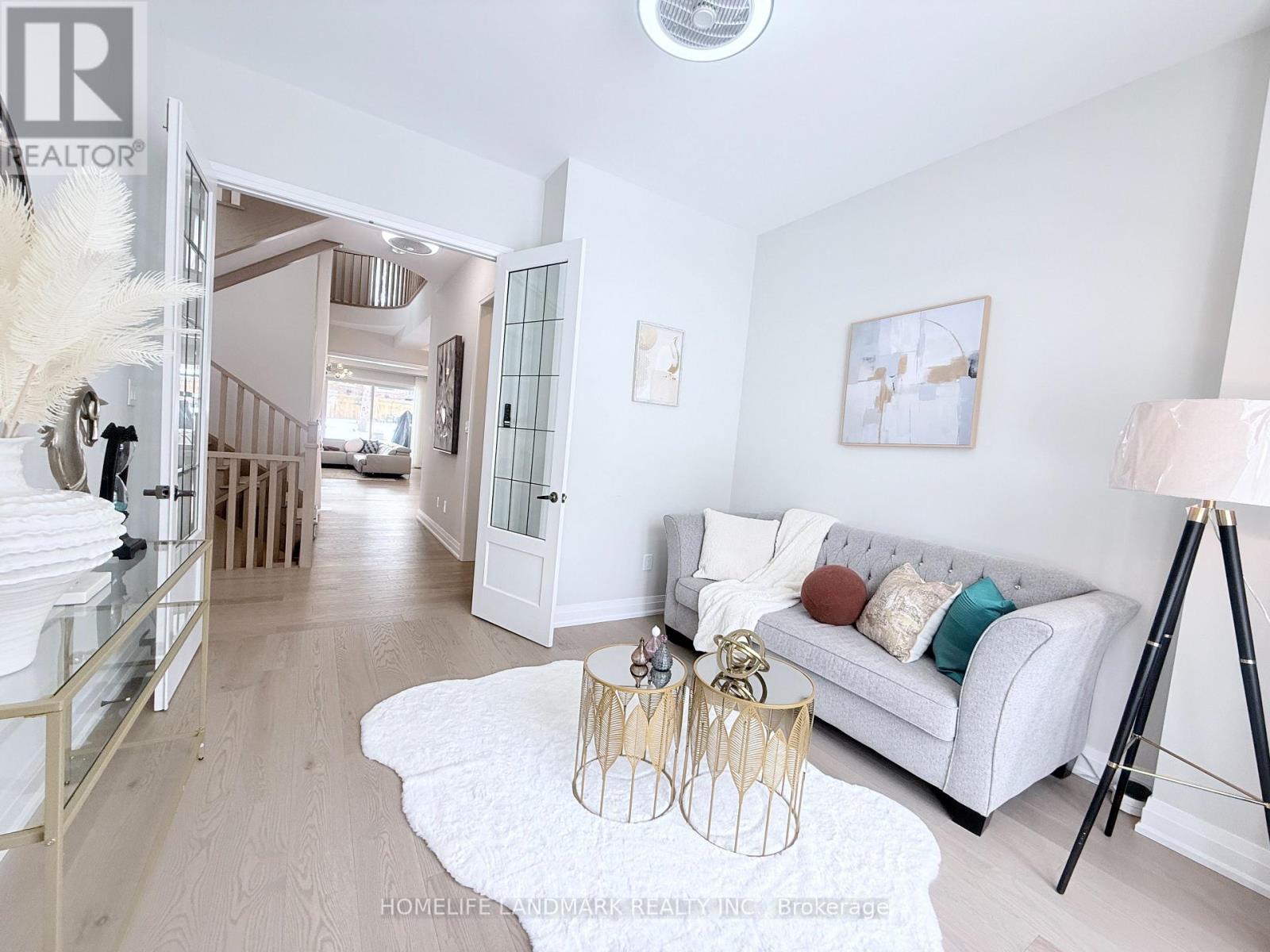 37 Wallace Merchant Court, Aurora, Ontario  L4A 4A5 - Photo 6 - N12806018