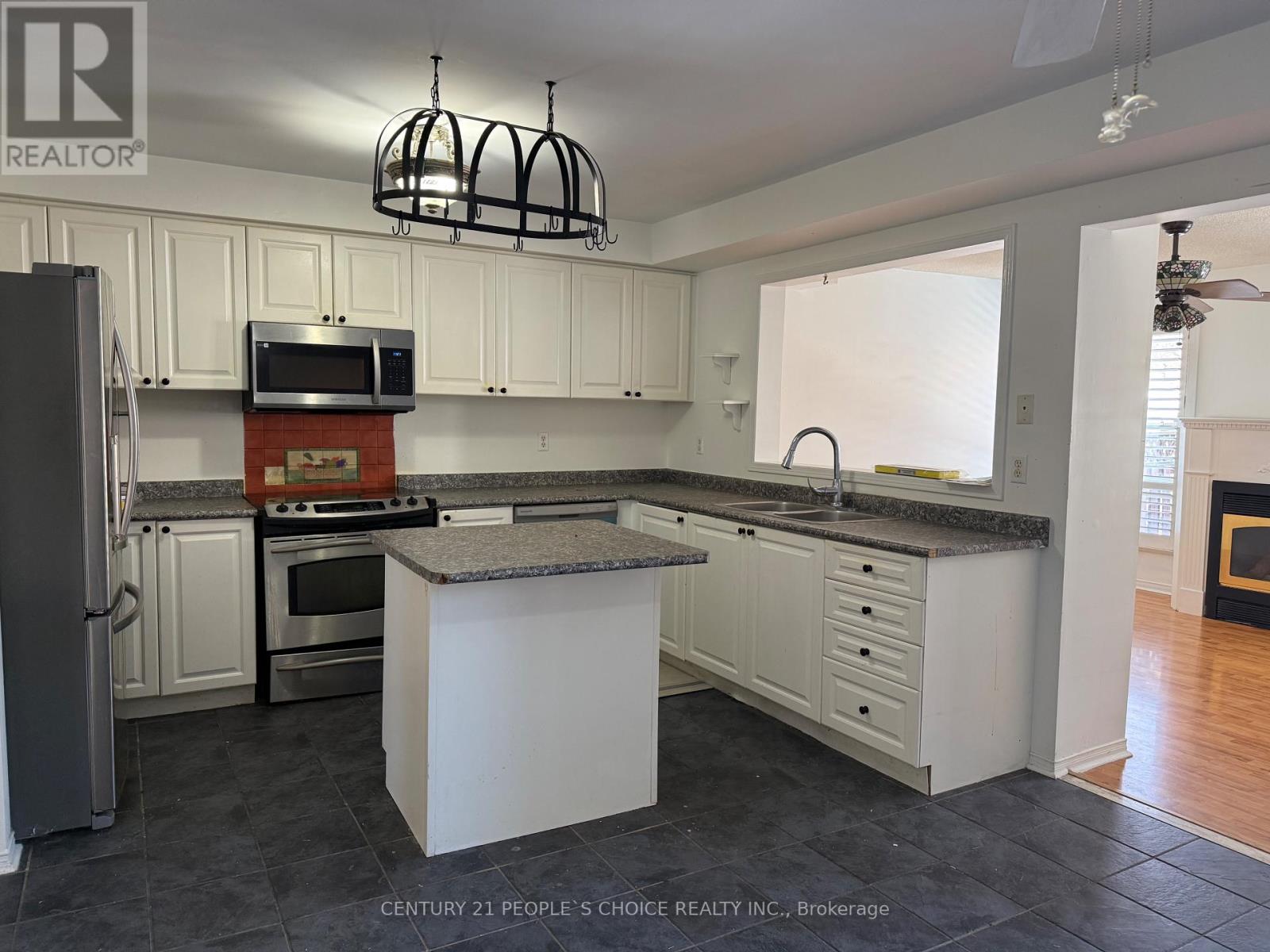 3389 Wild Cherry Lane, Mississauga, Ontario  L5N 7N7 - Photo 2 - W12833852