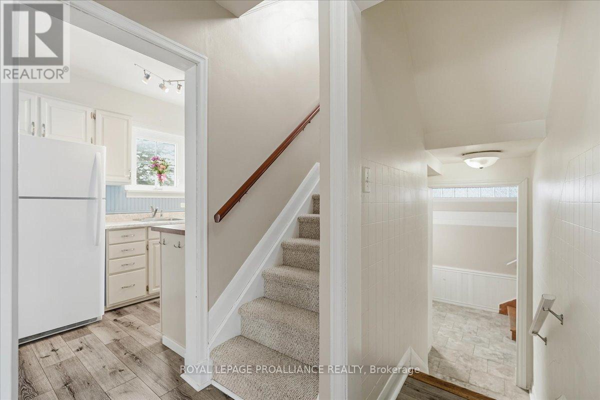 322 Dufferin Avenue, Belleville, Ontario  K8N 3X7 - Photo 6 - X12776794