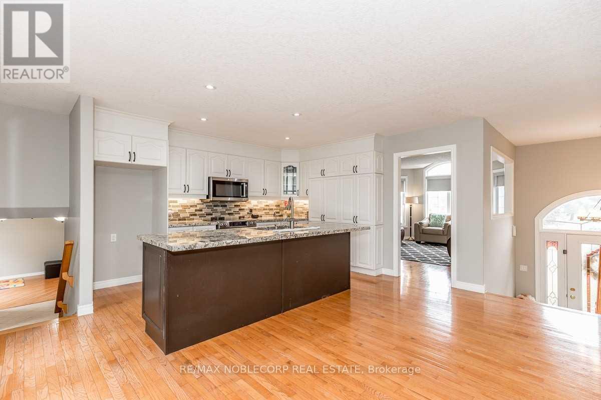 4641 10th Side Road, New Tecumseth, Ontario  L9R 1V4 - Photo 8 - N12834476