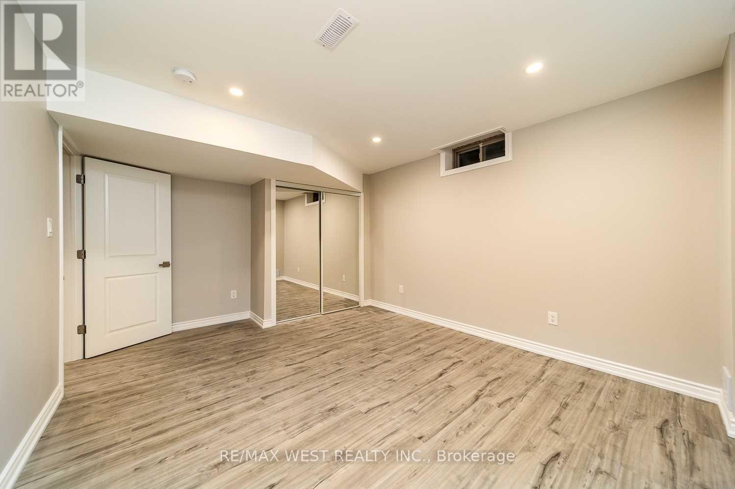 Lower - 111 Ironside Drive, Vaughan, Ontario  L4H 4C4 - Photo 10 - N12834574