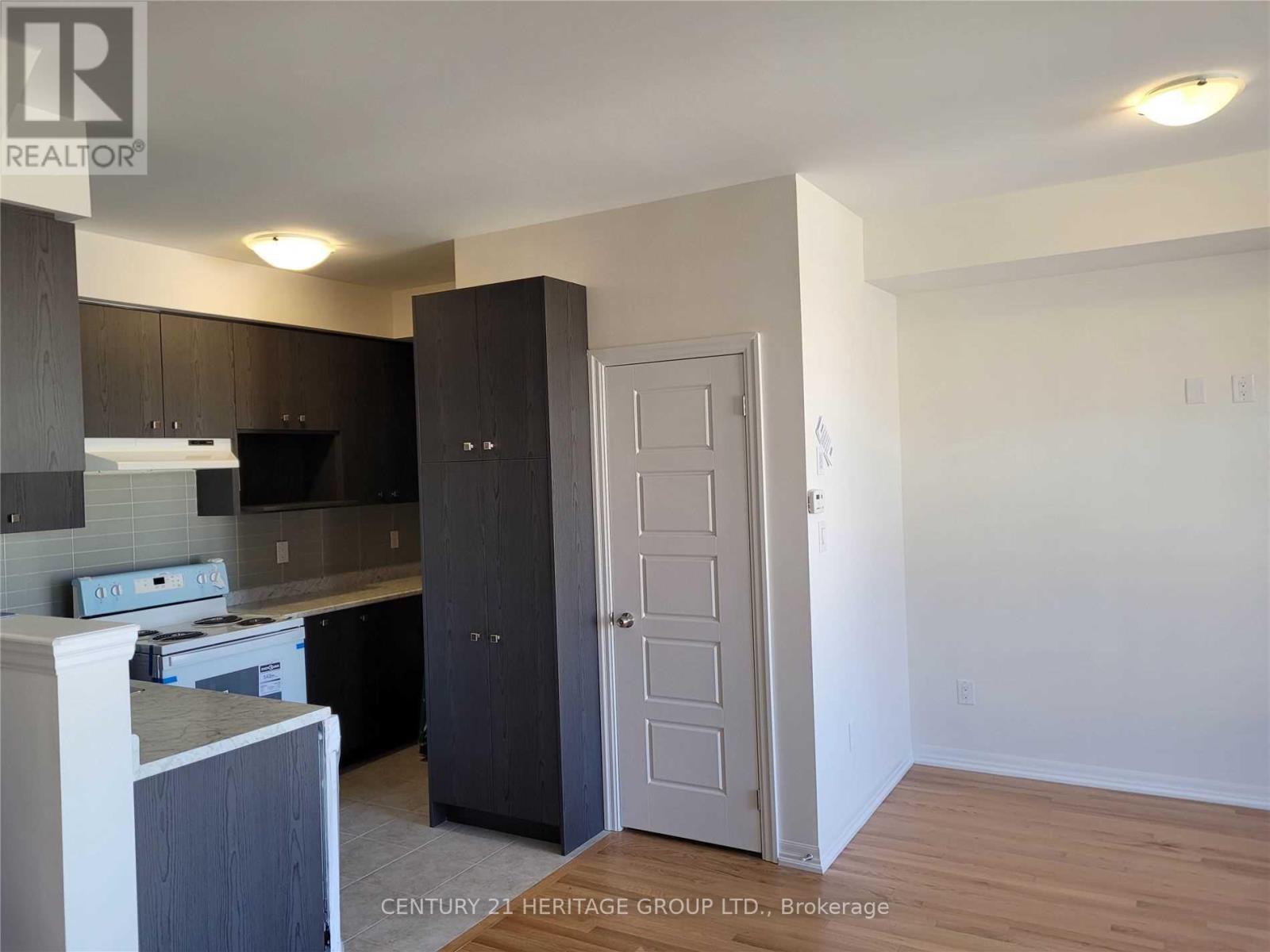 117 Bravo Lane, Newmarket, Ontario  L3X 0L2 - Photo 4 - N12834616